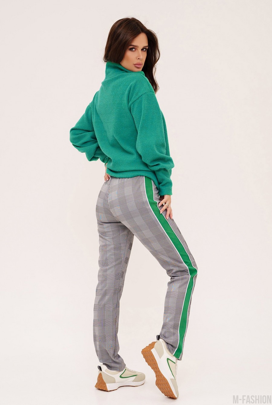 Зеленый костюм с клетчатыми брюками- Фото 3