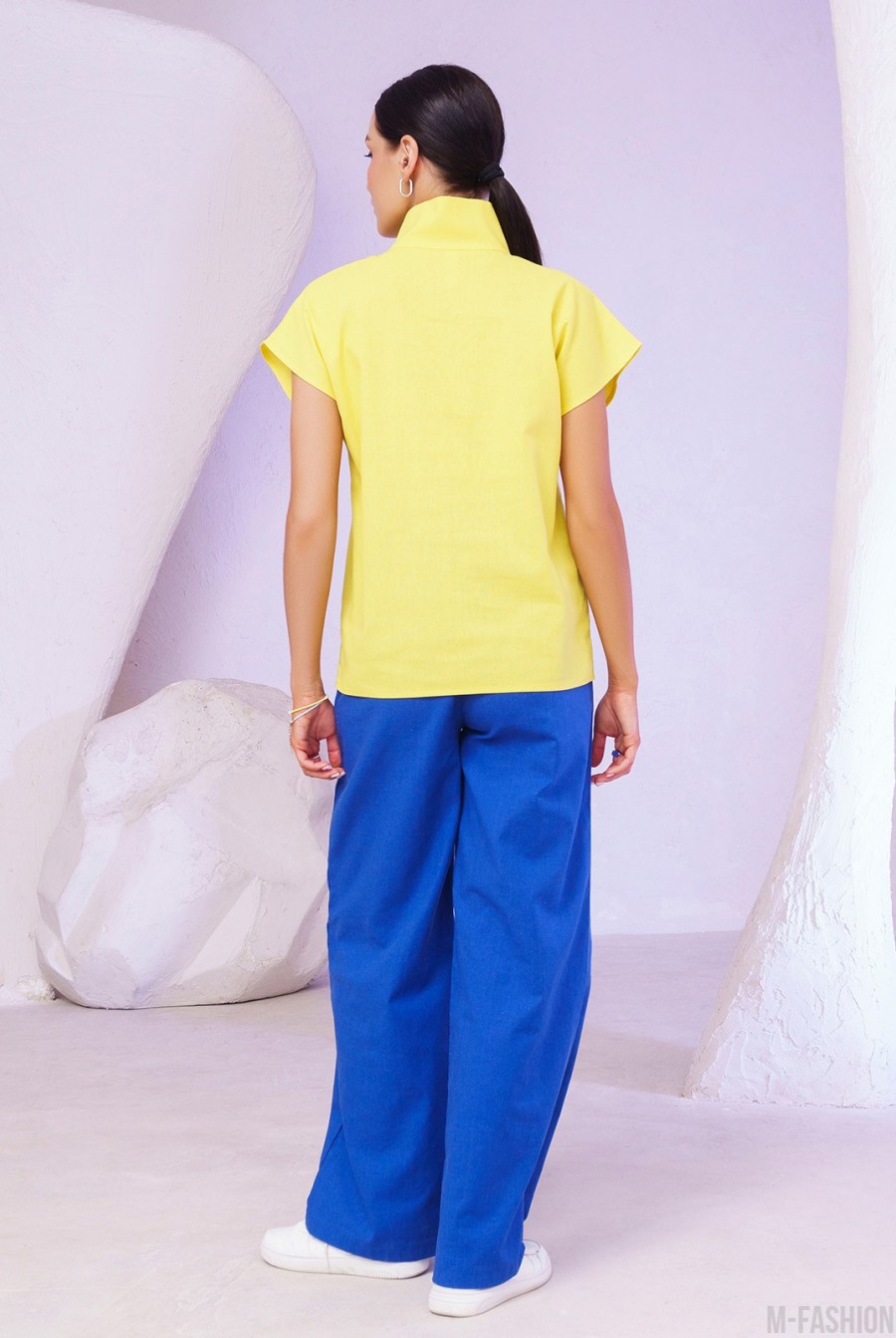 Желто-синий хлопковый брючный костюм с блузой- Фото 3
