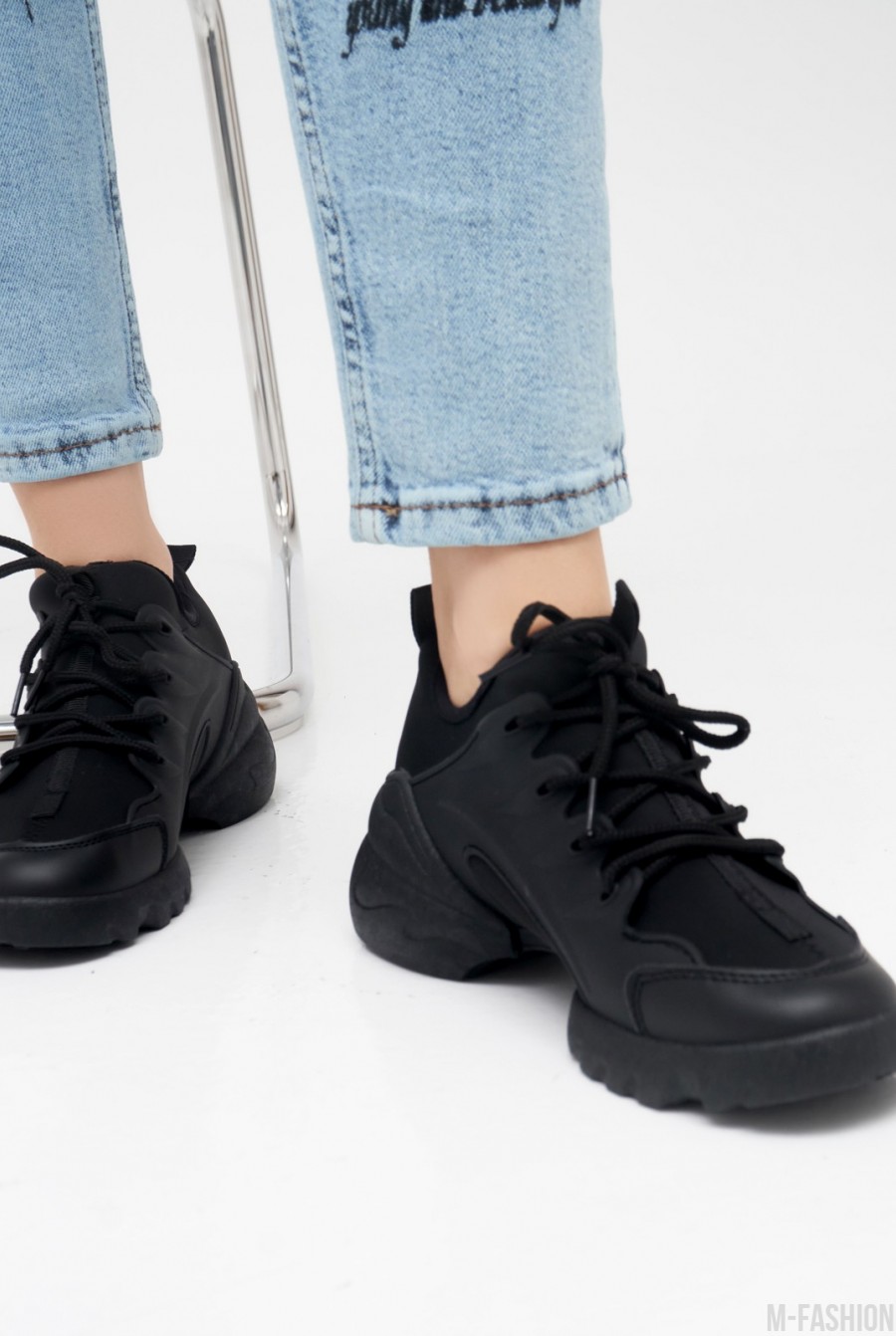 Черные текстильные кроссовки с силиконовыми вставками - Фото 1