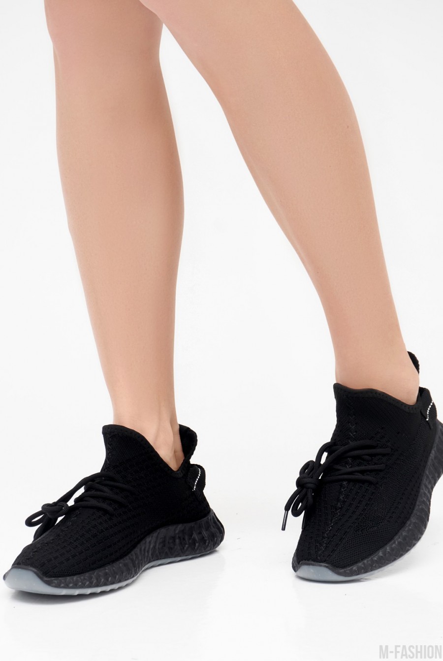 Черные текстильные кроссовки для фитнеса - Фото 1