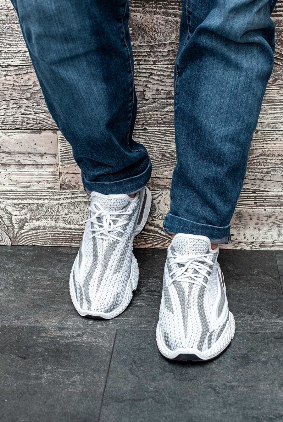 Белые текстильные кроссовки с серыми вставками- Фото 2