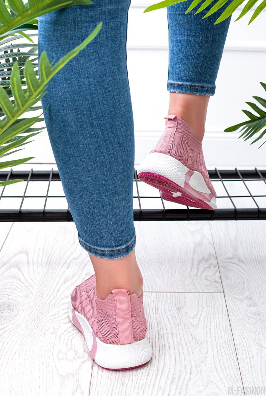 Розовые цельные текстильные кроссовки- Фото 3