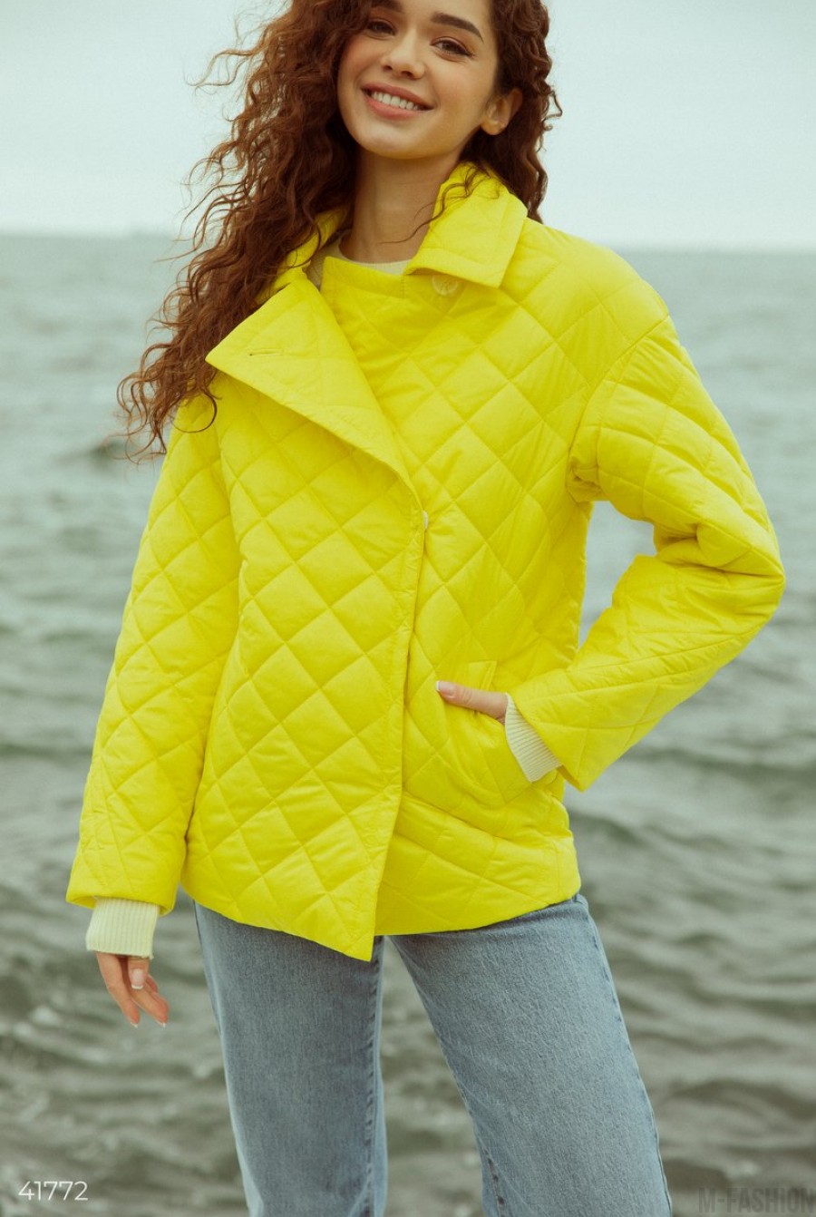 Стеганая куртка-рубашка желтого цвета- Фото 12