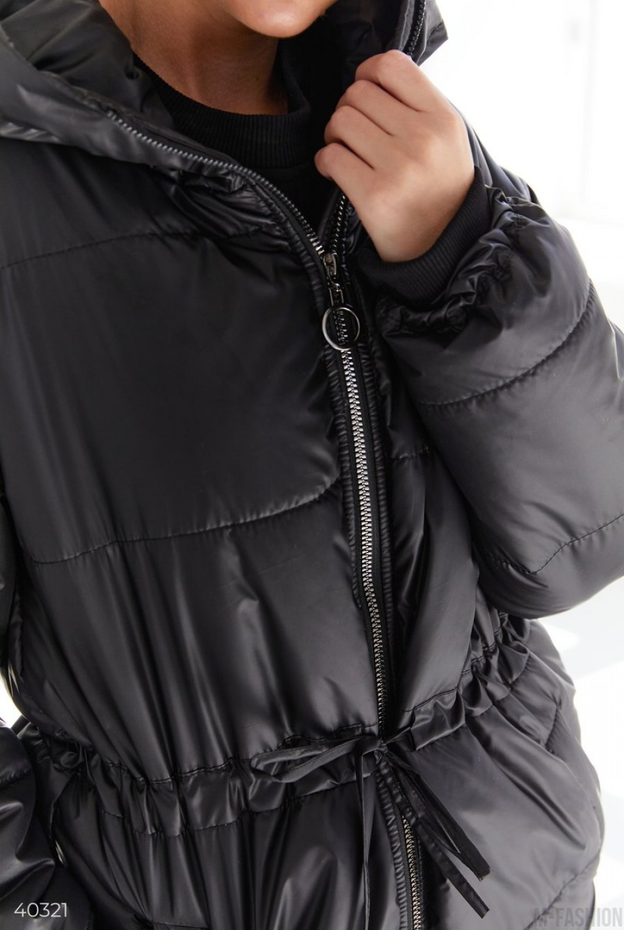 Куртка с затяжкой в поясе черного цвета- Фото 5