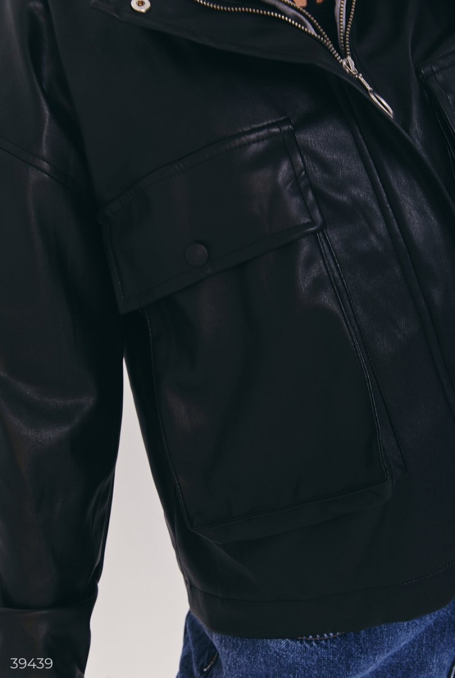 Черная куртка из эко-кожи с капюшоном- Фото 3
