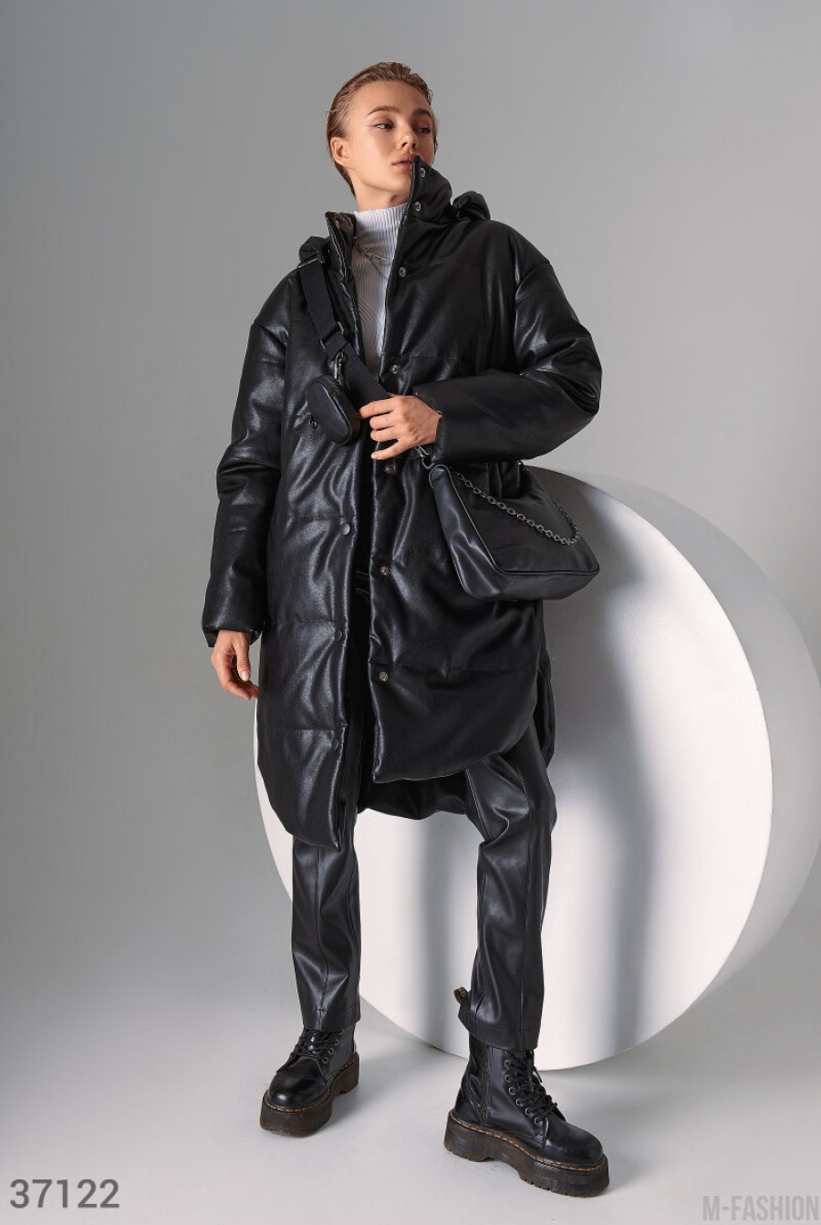 Утепленная куртка из черной кожи - Фото 1