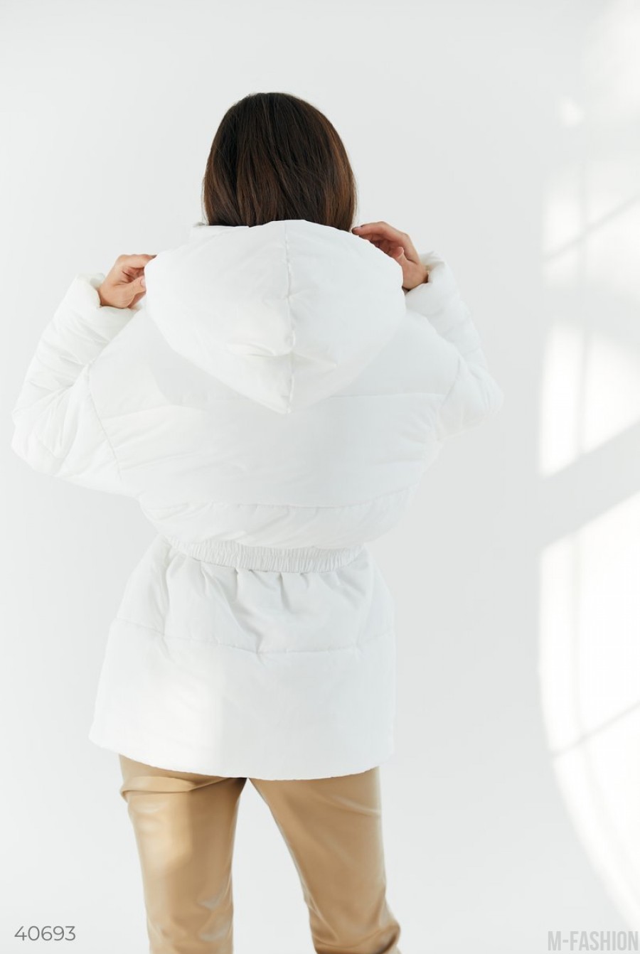Белая куртка с поясом- Фото 8