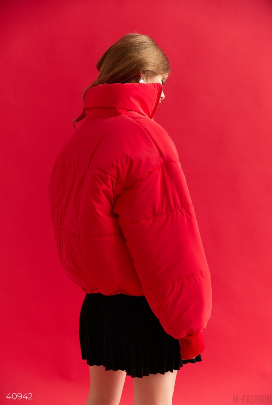 Стеганая куртка oversize красного цвета- Фото 4