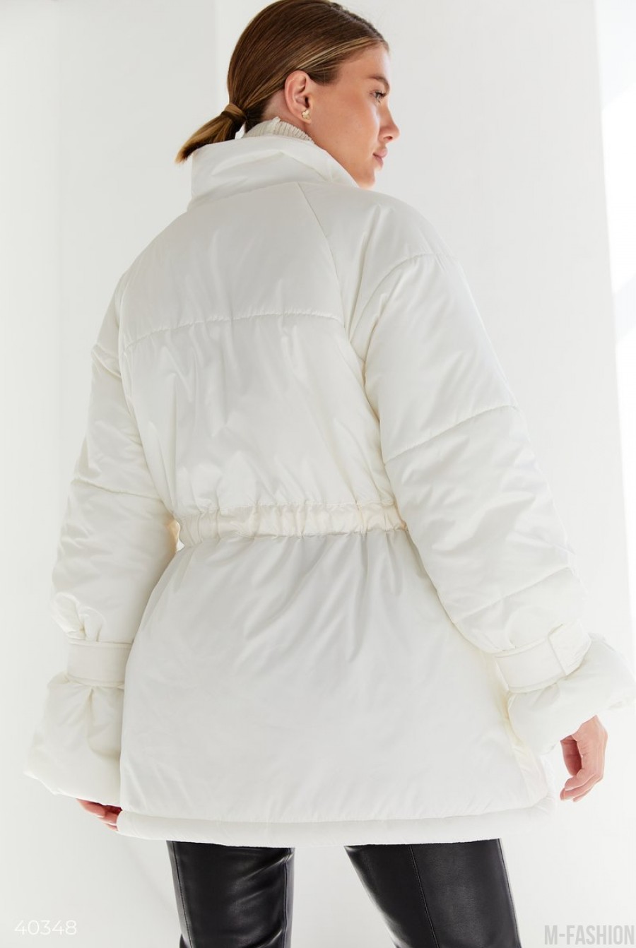 Молочная куртка с затяжкой в поясе- Фото 6