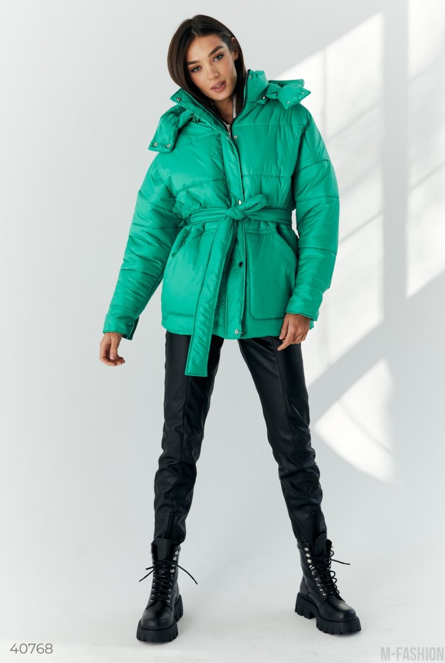 Теплая куртка яркого зеленого цвета- Фото 4
