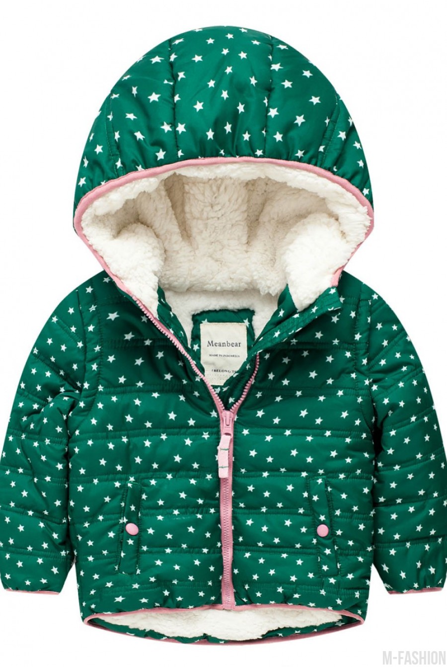 Демисезонная зеленая куртка с подкладкой на флисе, капюшоном и карманами - Фото 1