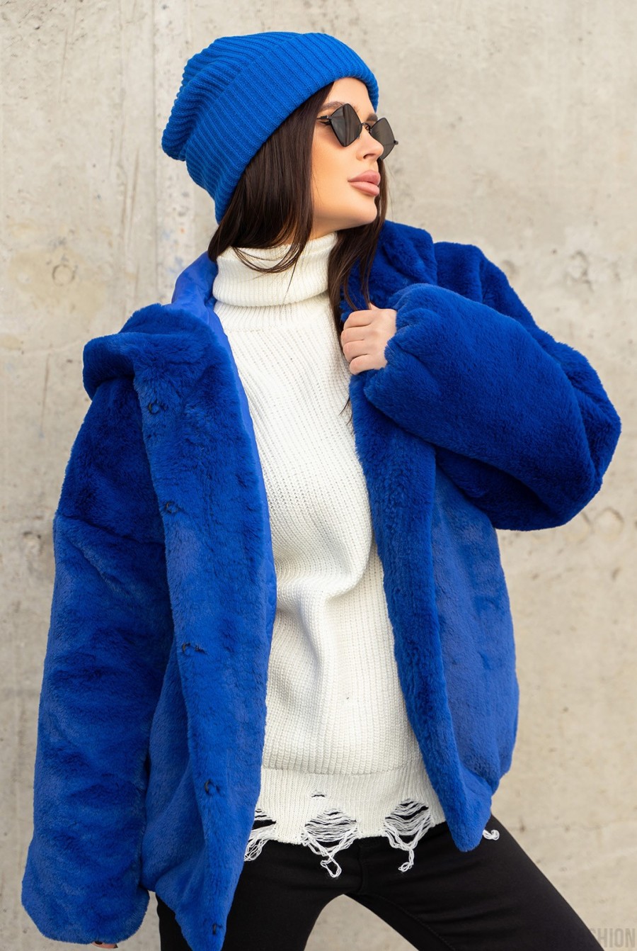 Синяя куртка из искусственного меха с капюшоном - Фото 1