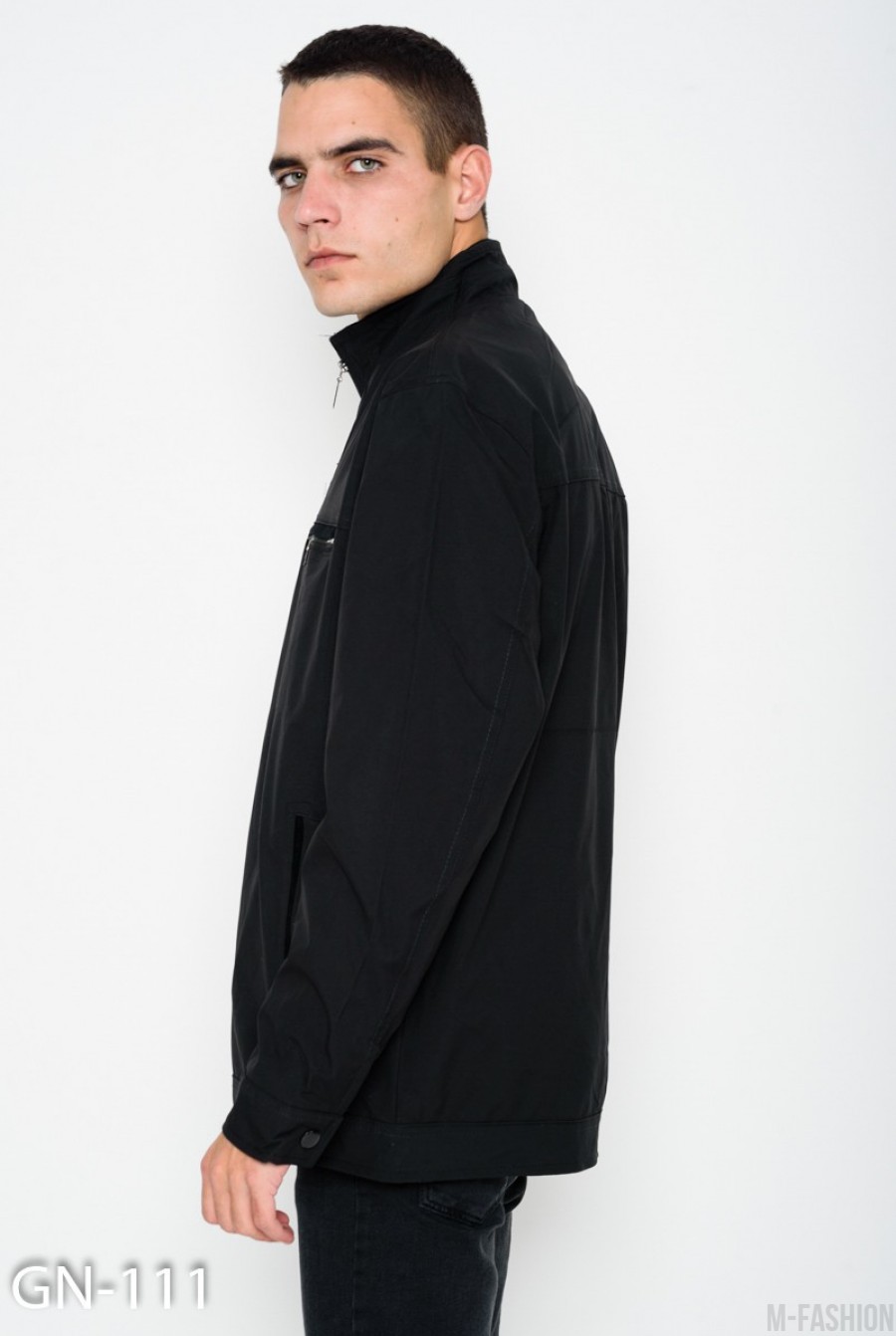 Черная тонкая куртка на молнии с велюровым декором- Фото 2
