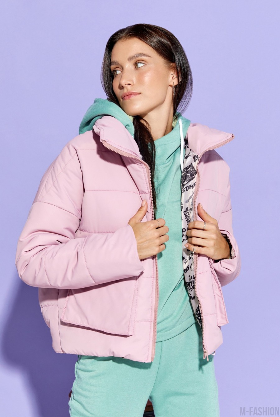 Розовая демисезонная короткая куртка на молнии- Фото 2