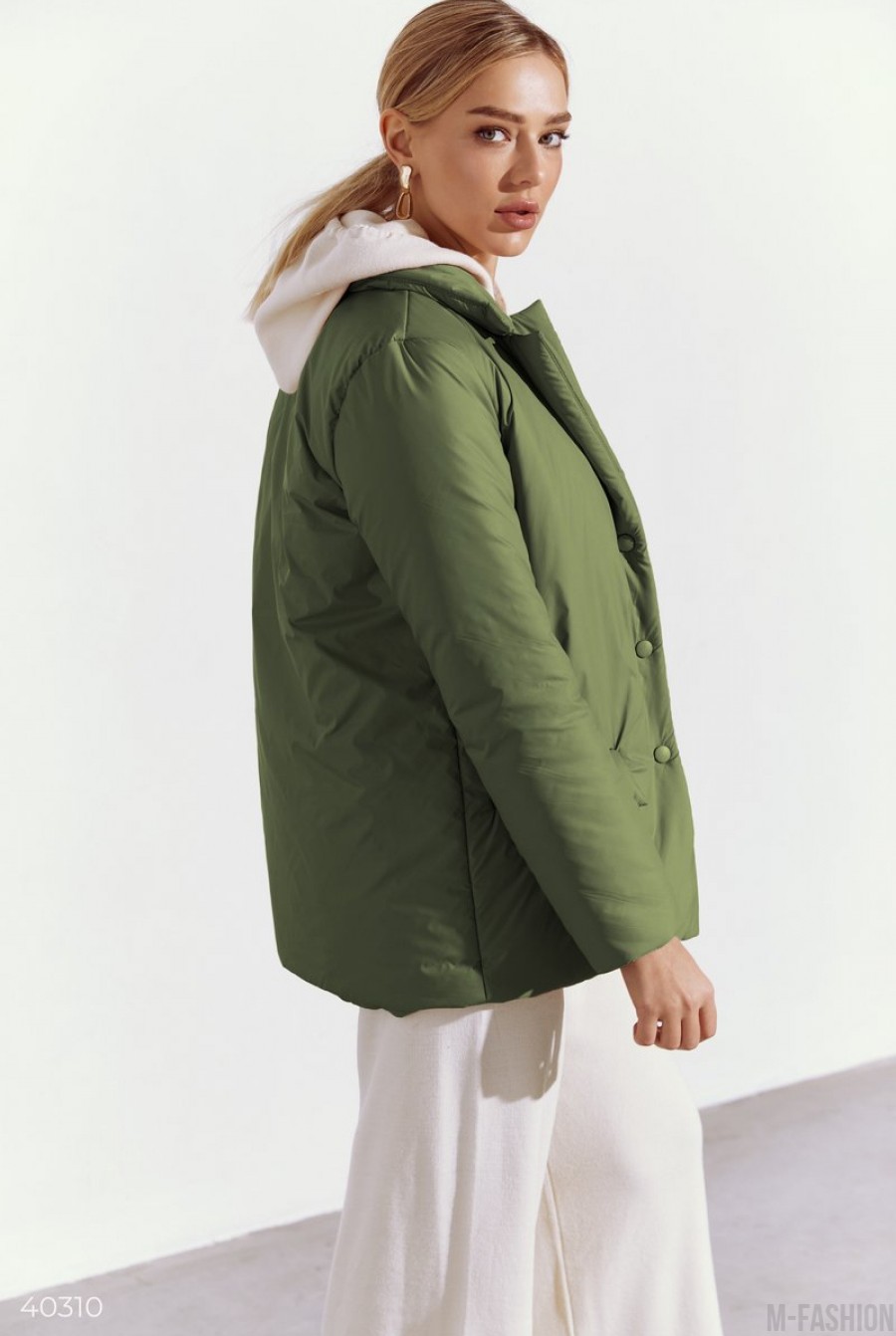Куртка с отложным воротником цвета хаки- Фото 4