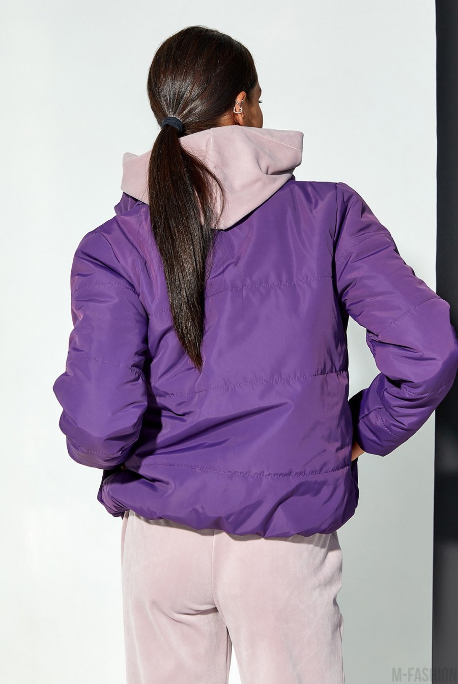Фиолетовая стеганая куртка на молнии- Фото 3