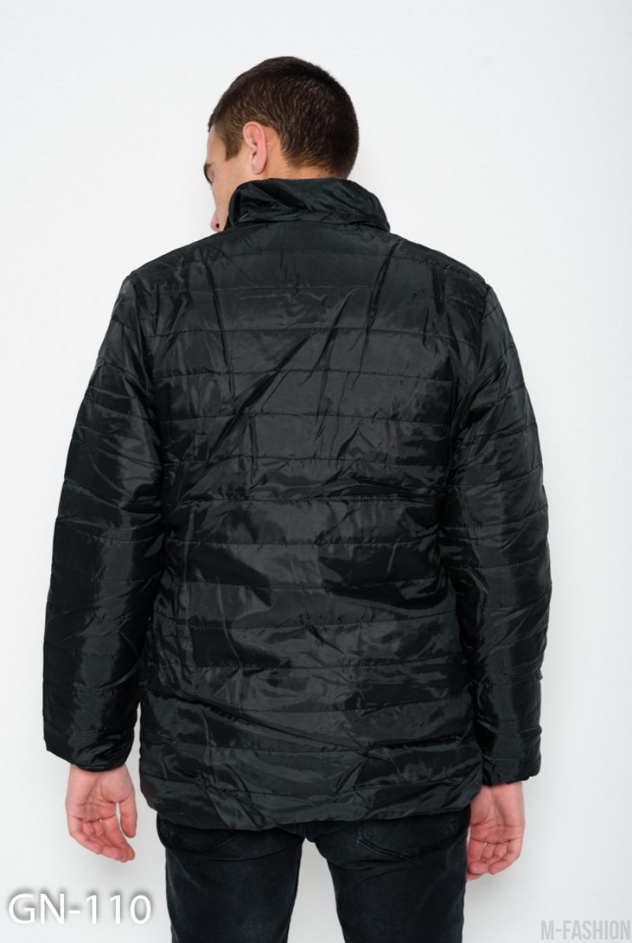 Черная стеганая легкая куртка на молнии с потайными карманами- Фото 5