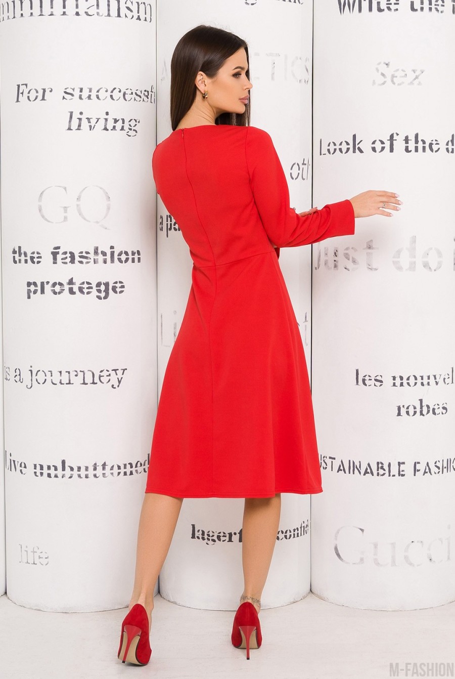 Красное классическое платье с длинными рукавами- Фото 3