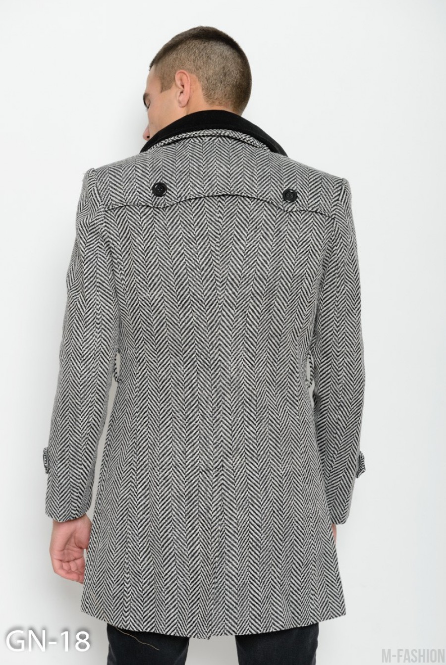 Черно-белое полосатое демисезонное пальто с поясом и отстегным черным верхним воротником- Фото 5