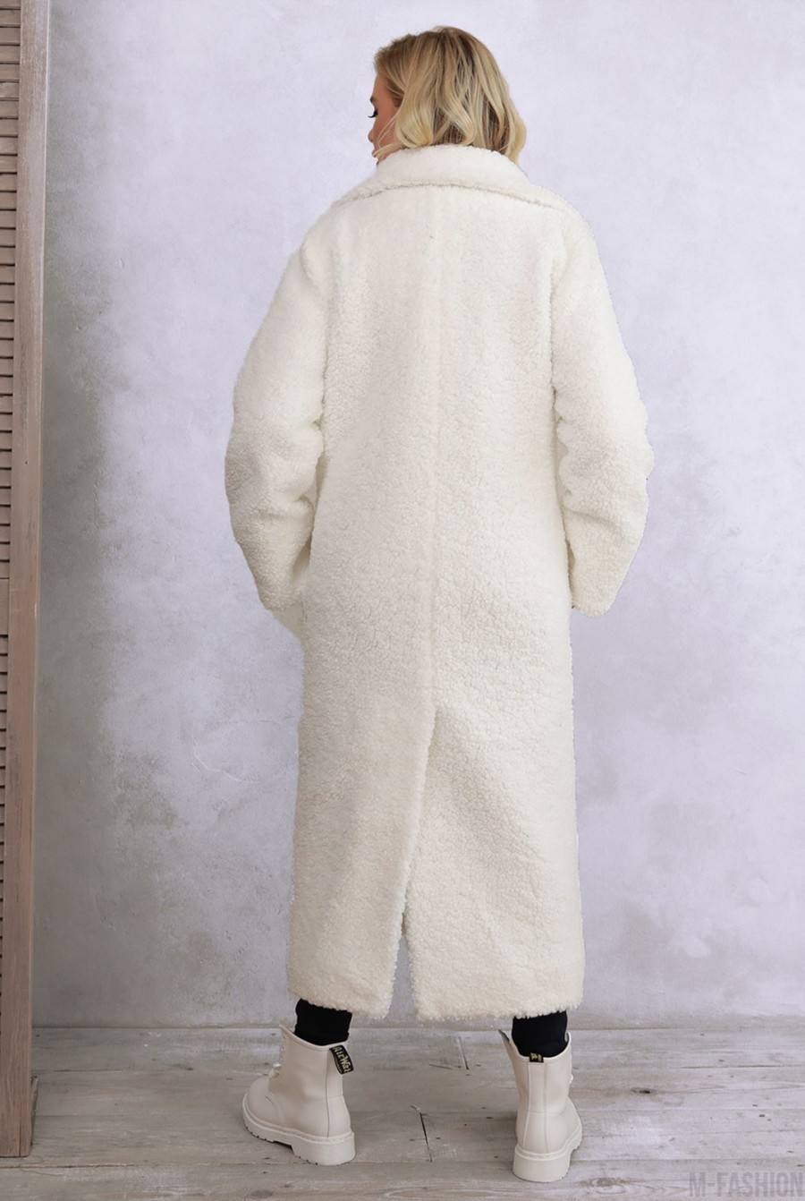 Белое удлиненное фактурное шерстяное пальто- Фото 3