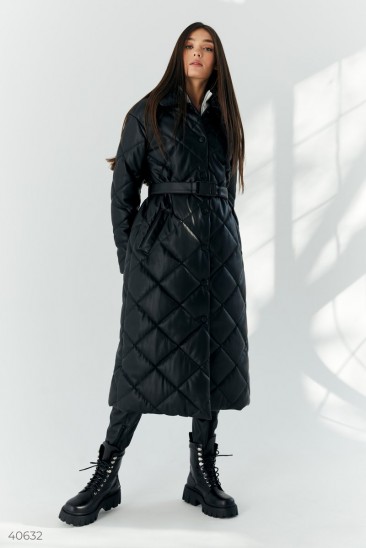 Трендовое стеганое пальто черного цвета