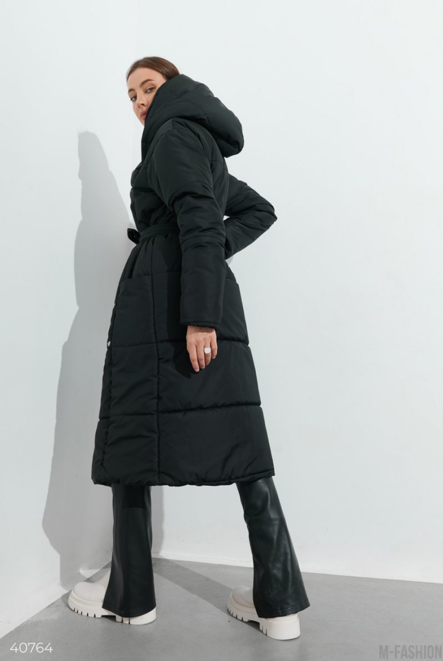 Черное пальто с капюшоном- Фото 7