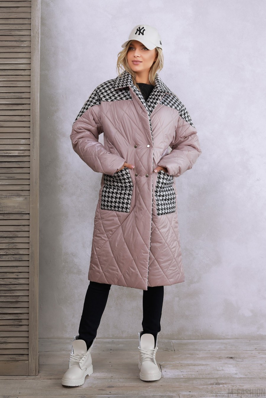 Сиреневое удлиненное принтованное пальто на синтепоне - Фото 1