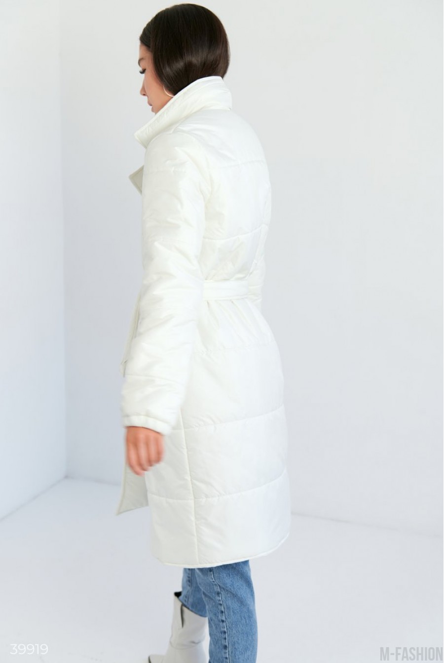 Стильное молочное пальто с поясом- Фото 8