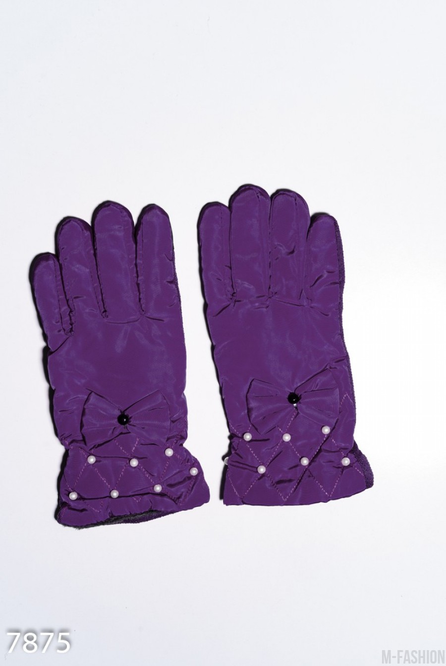 Фиолетовые теплые перчатки с антискользящим покрытием и декорированными манжетами - Фото 1