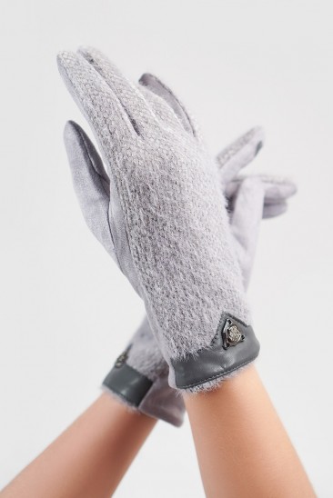 Серые комбинированные перчатки с фактурной вставкой
