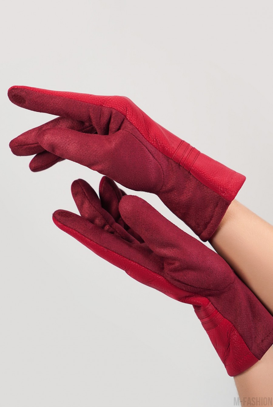 Фиолетовые замшевые теплые перчатки с фактурной вставкой- Фото 2