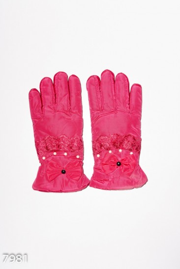 Теплые красные перчатки с бантами и бусинами