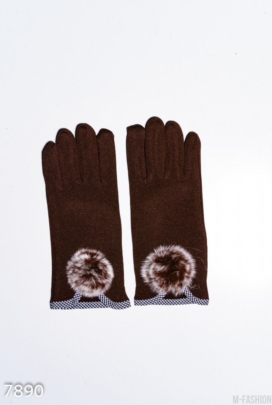 Коричневые эластичные тонкие перчатки на флисе с помпоном - Фото 1