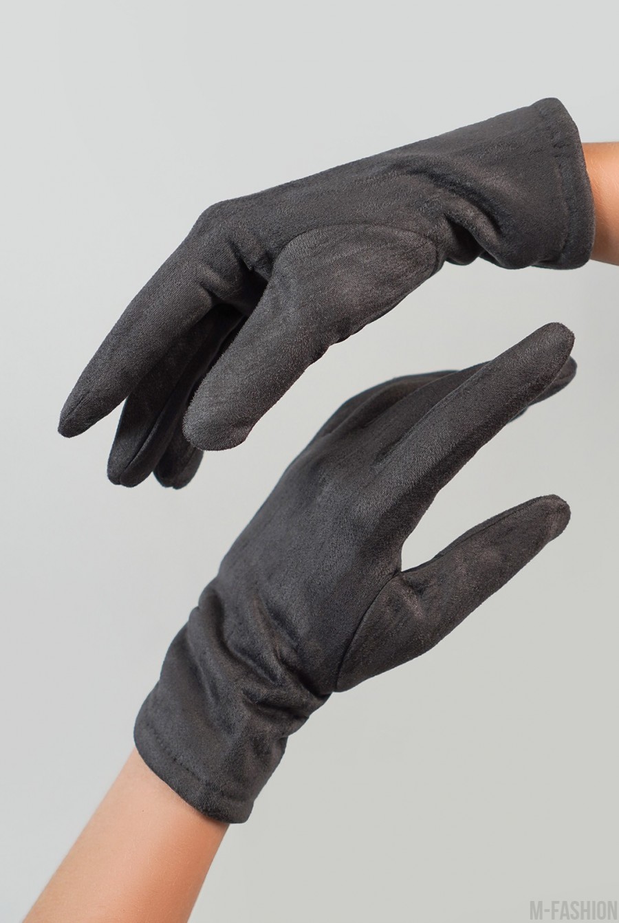 Темно-серые однотонные перчатки из эко-замши на меху- Фото 2