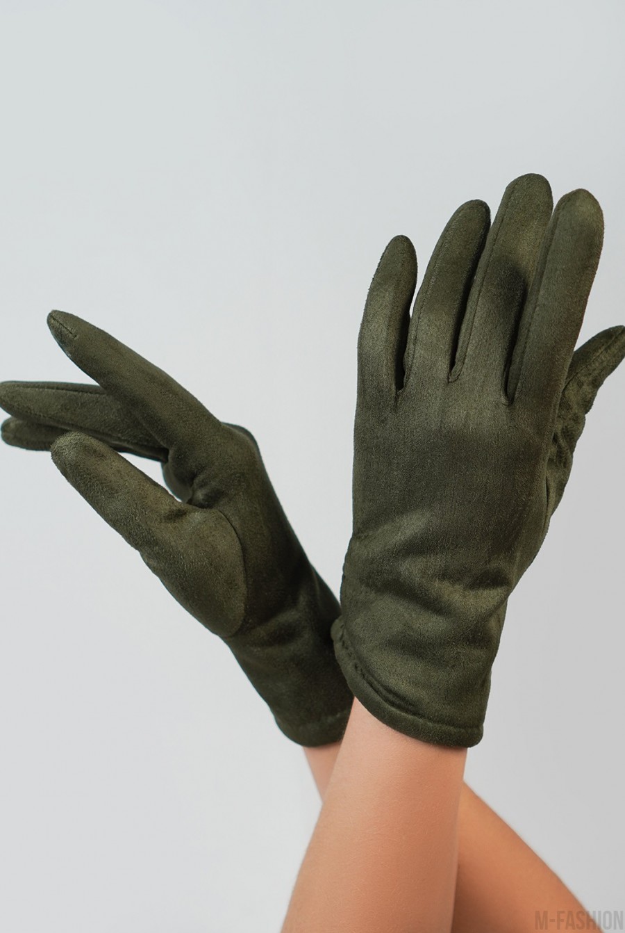 Однотонные перчатки цвета хаки из эко-замши на меху- Фото 3
