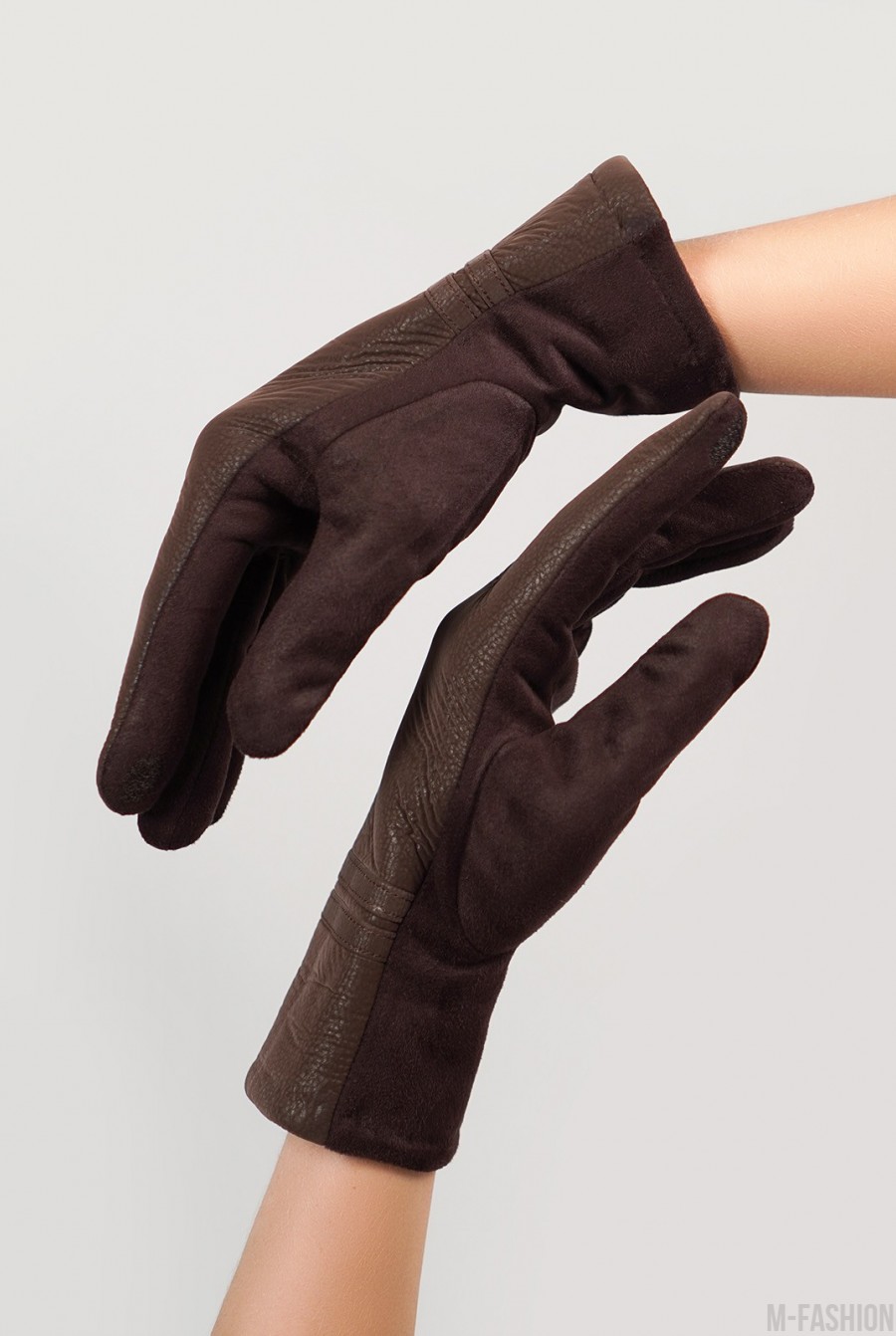 Коричневые замшевые теплые перчатки с фактурной вставкой- Фото 2