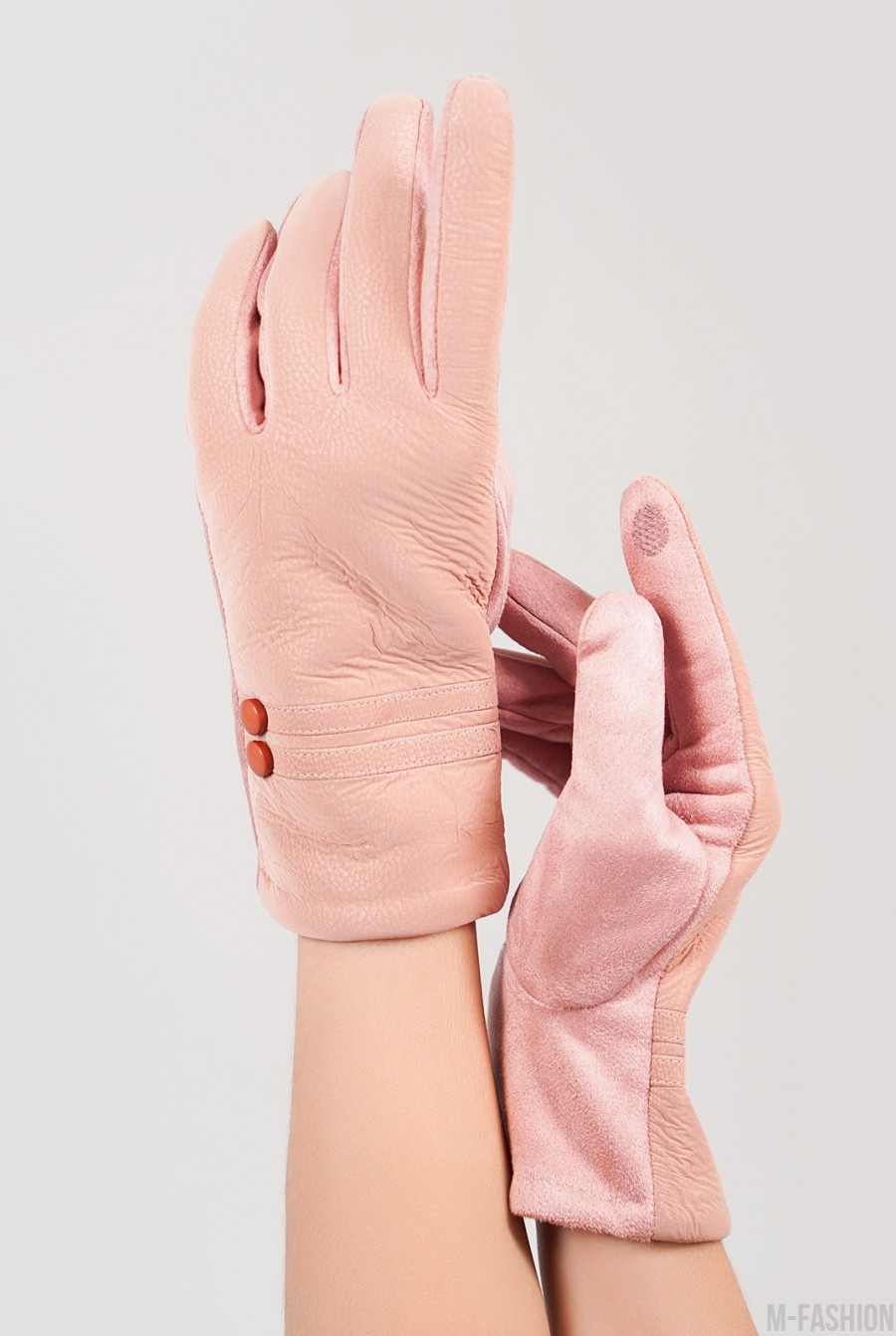 Розовые замшевые теплые перчатки с фактурной вставкой- Фото 2