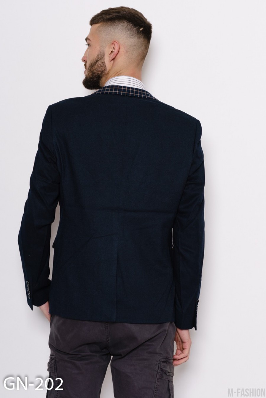 Темно-синий молодежный клетчатый пиджак с замшевой вставкой- Фото 3
