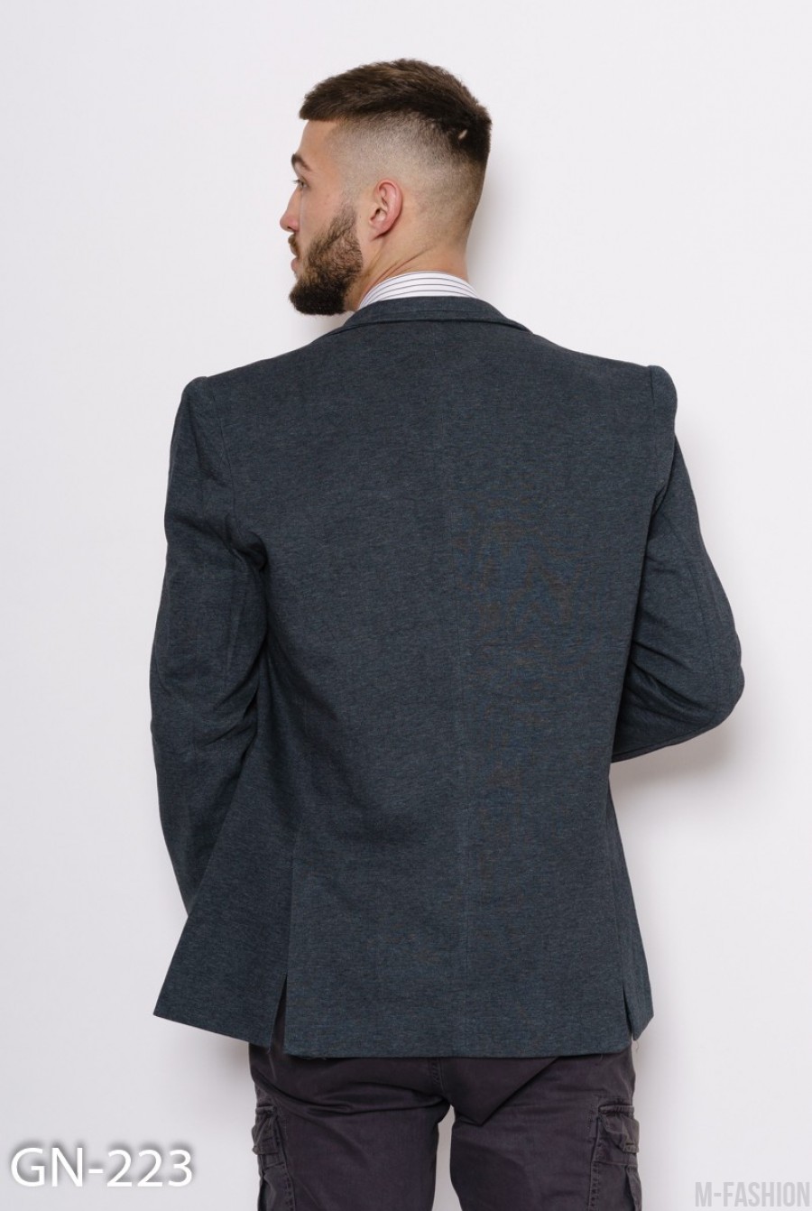 Серый трикотажный пиджак с потайными карманами и тесемкой вдоль воротника- Фото 3