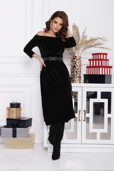 Черное велюровое платье с плиссировкой