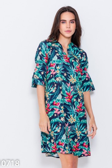 Расклешенное платье с тропической расцветкой