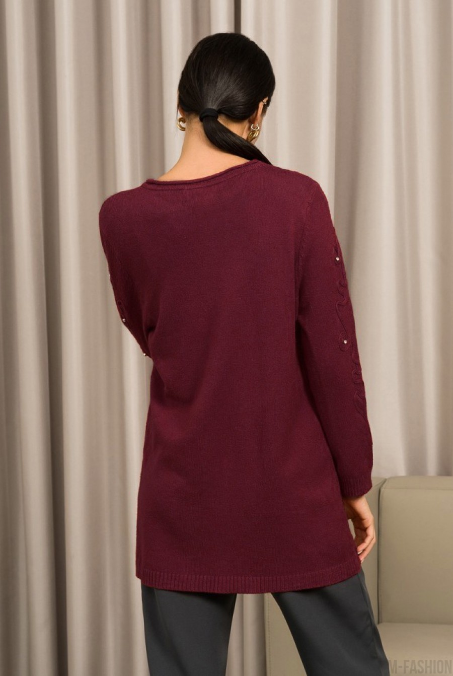 Бордовый шерстяной свитер с декором на рукавах- Фото 3