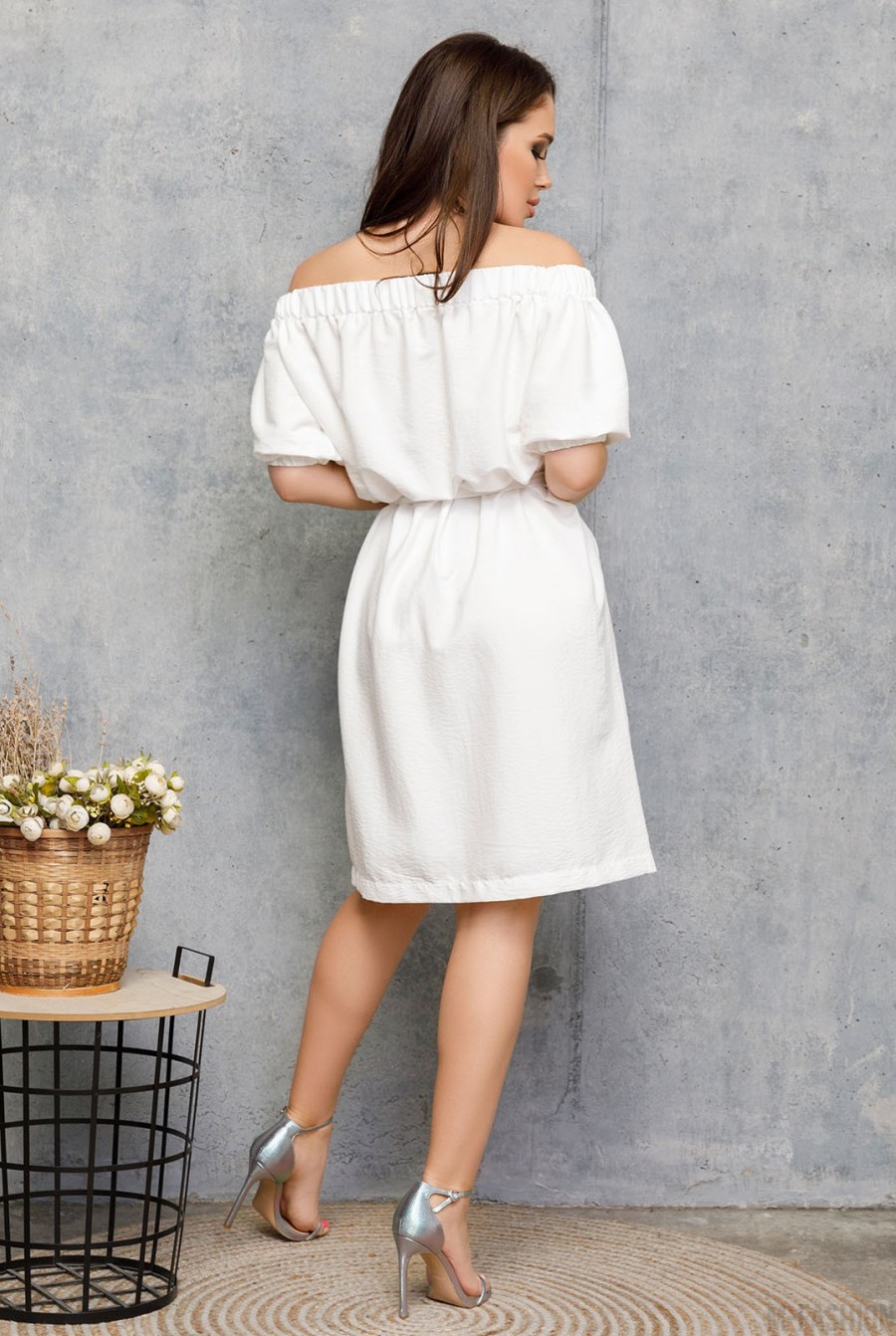 Белое платье с открытыми плечами- Фото 3
