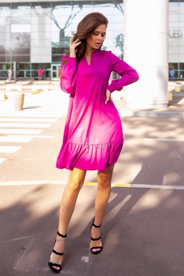 Фиолетовое свободное платье-трапеция с воланом
