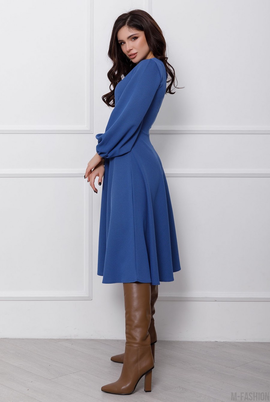 Синее классическое платье с объемными рукавами- Фото 2