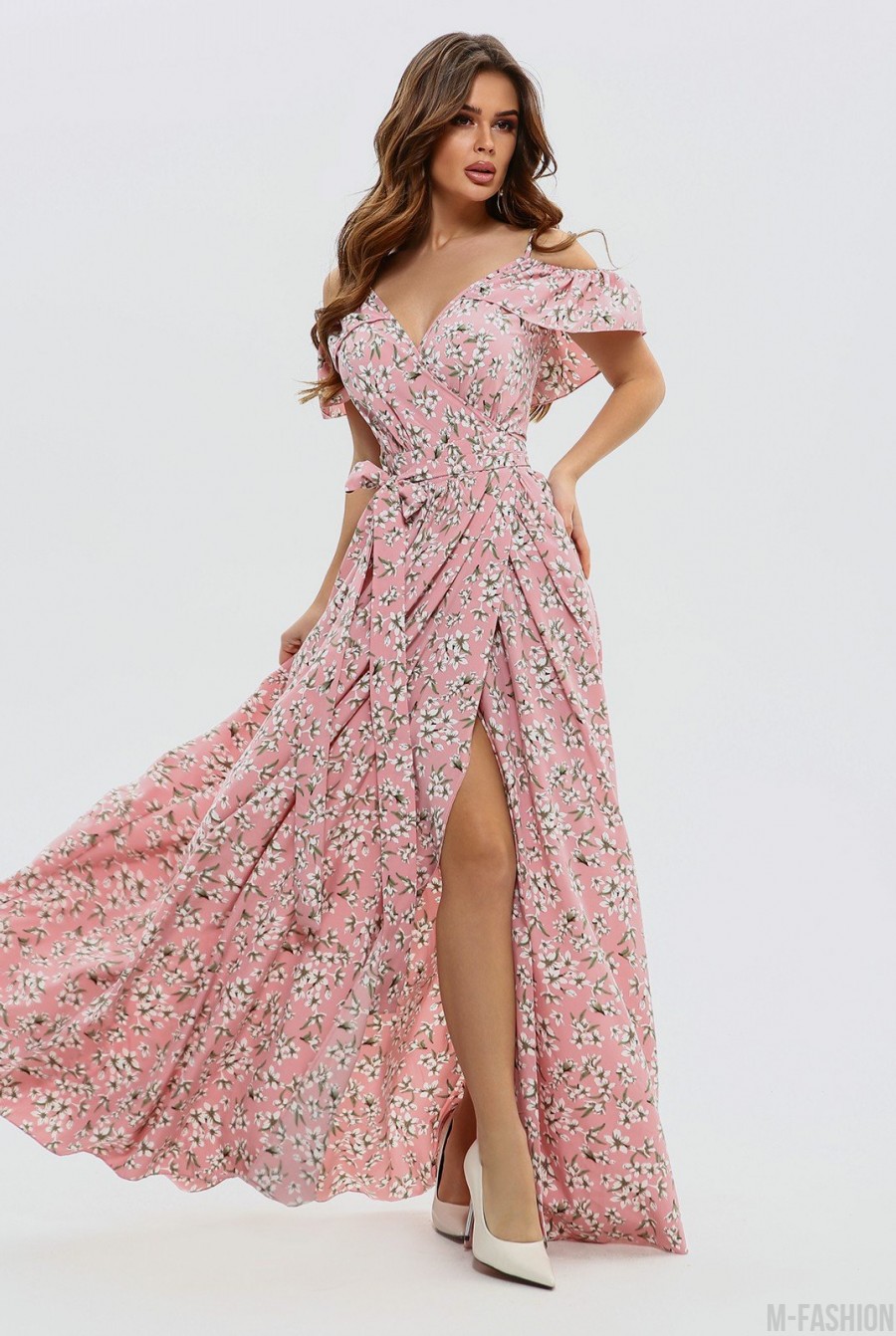Розовое макси платье с открытыми плечами - Фото 1