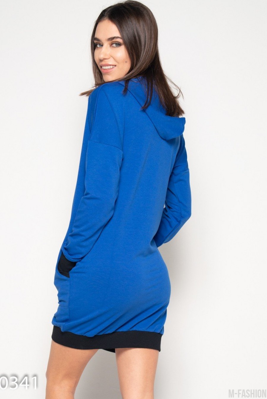 Синее спортивное платье с капюшоном и карманами- Фото 3