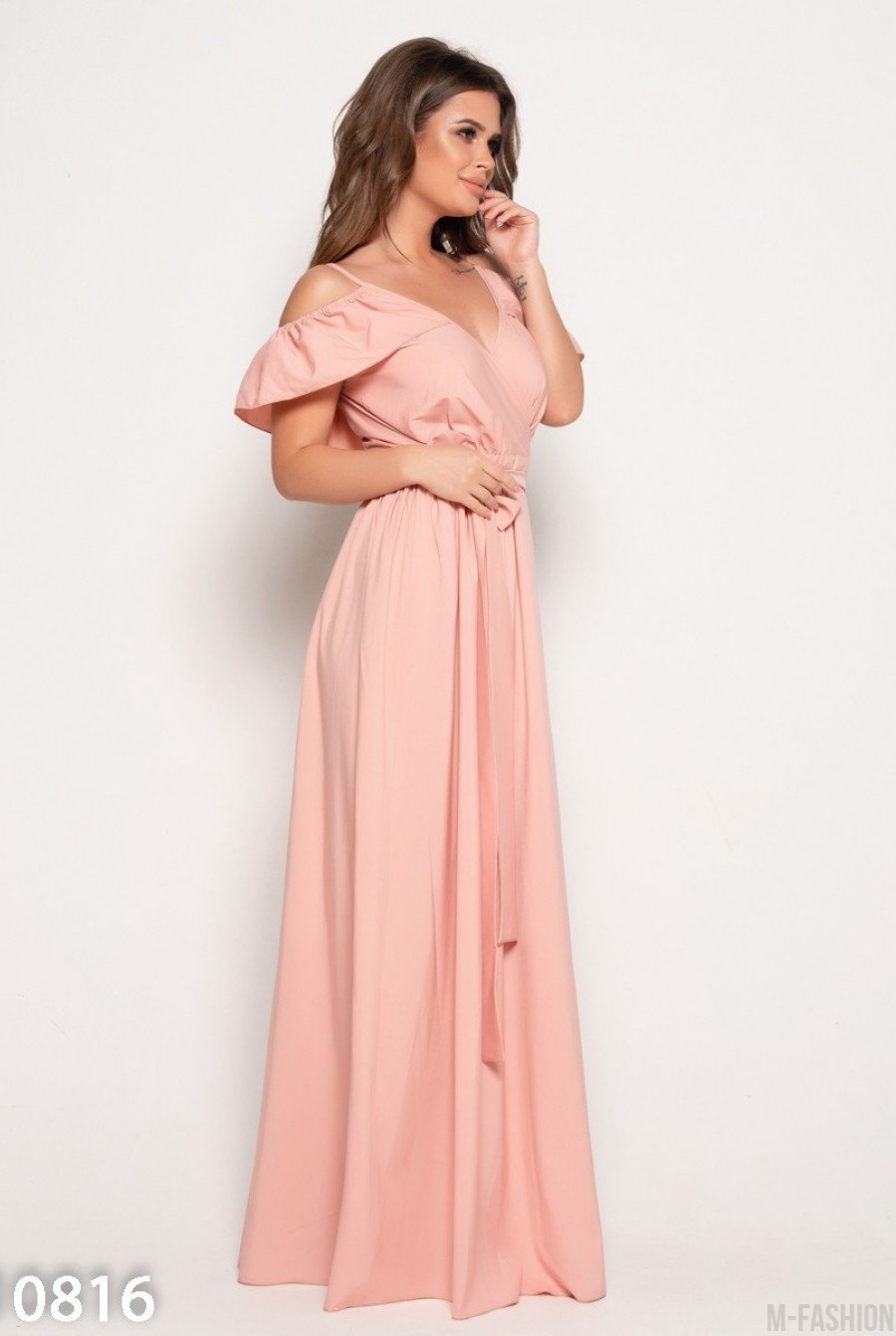 Персиковое длинное платье с открытыми плечами- Фото 2
