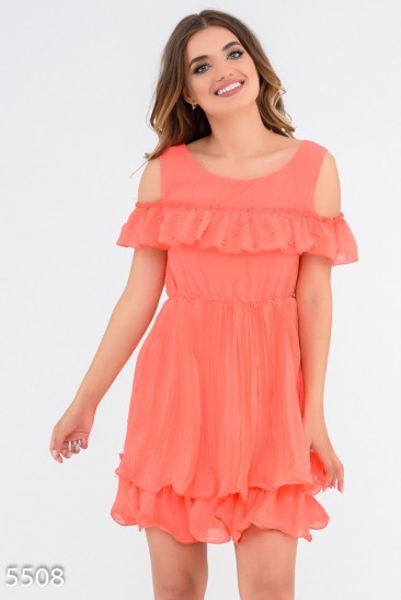 Оранжевое приталенное многослойное платье с вырезами на плечах