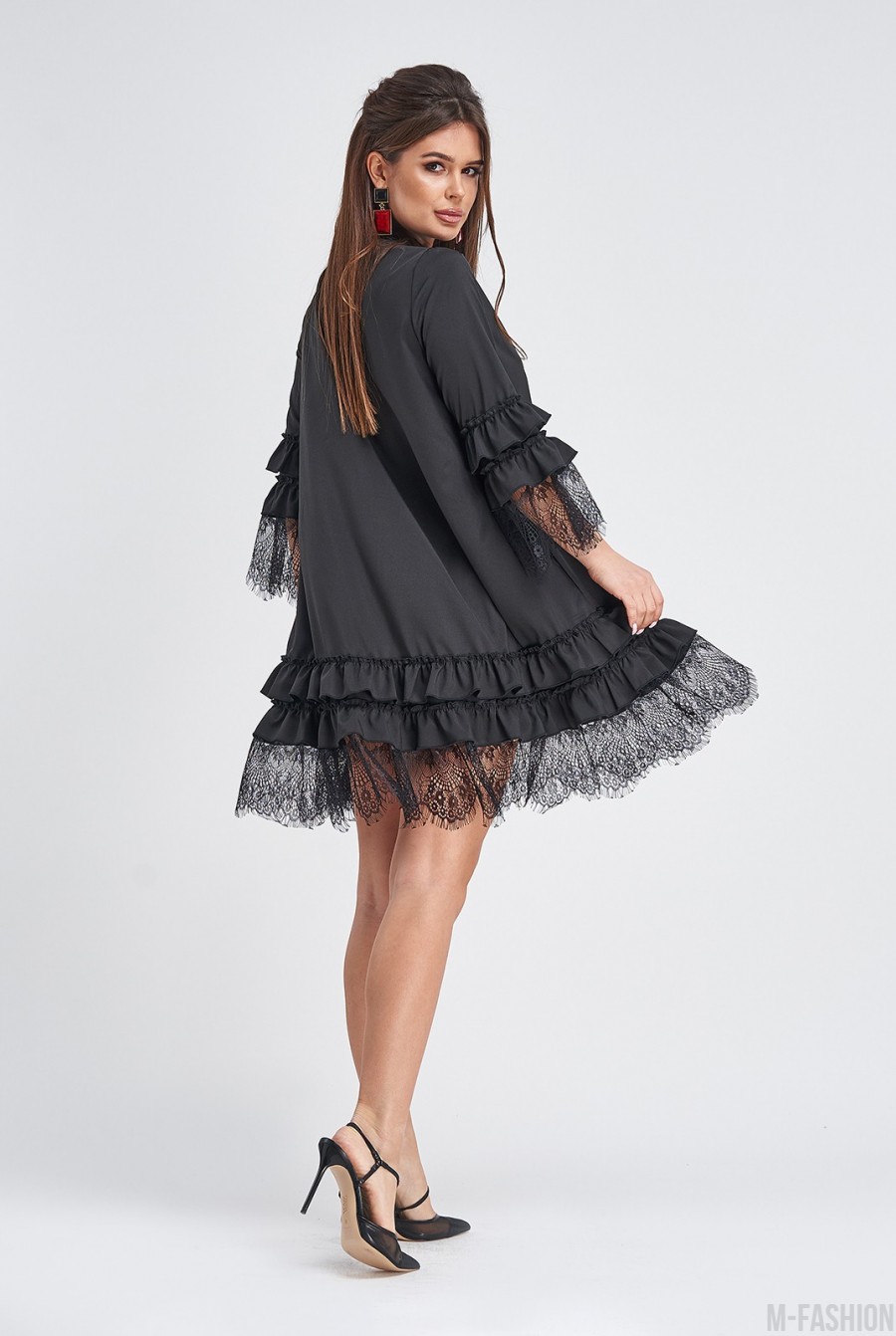 Черное платье-трапеция с планкой на пуговицах- Фото 2